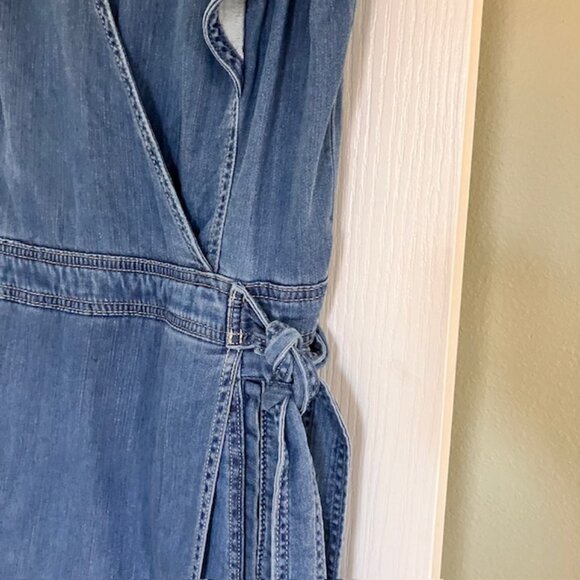 White House Black Market women's denim wrap jumper dress size 8 cowboy core - Picture 4 of 5